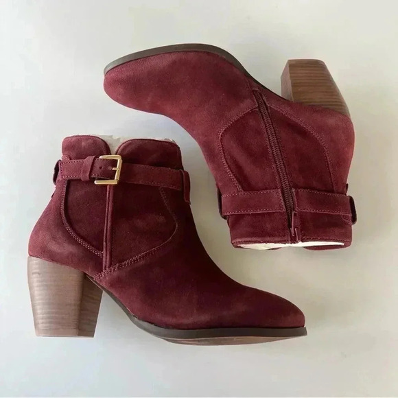 Diba Suede Sleek Bootie in Burgundy and Gold Size 7.5 New without box! - Picture 1 of 8